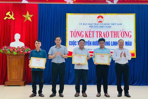 UBMT PHƯỜNG ĐIỆN NGỌC TỔNG KẾT TRAO GIẢI CUỘC THI TUYẾN  ĐƯỜNG “LUNG LINH SẮC MÀU”